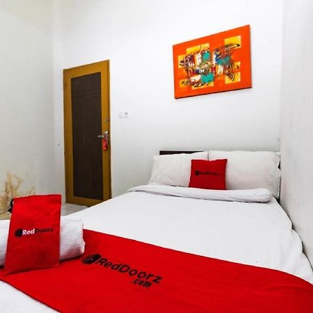 RedDoorz @ Hertasning Area 2 Makasar Zewnętrze zdjęcie