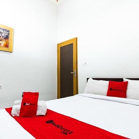 RedDoorz @ Hertasning Area 2 Makasar Zewnętrze zdjęcie